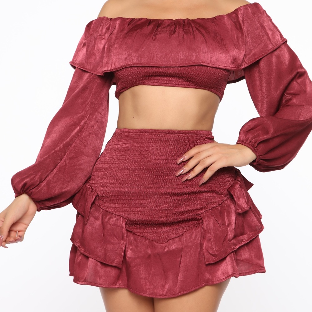 Never worn matching set, size medium